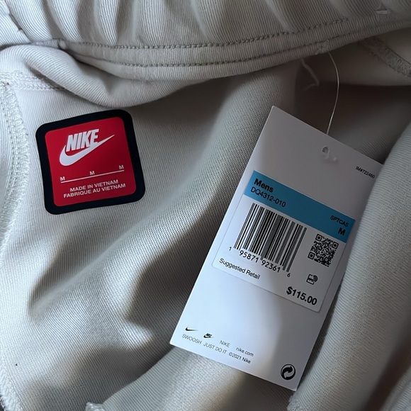 100% authentic nike tech pant joggers size Men’s Medium bundle. - Picture 9 of 15